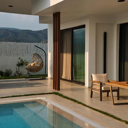 Villa Ashta - Aura