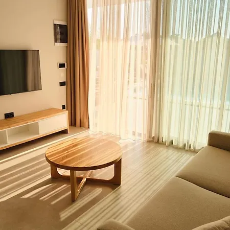 Ashta - Aura Villa *