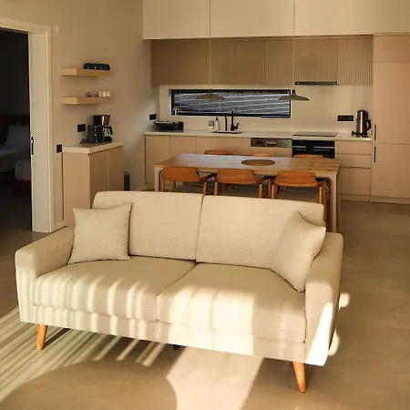 Villa Ashta - Aura *