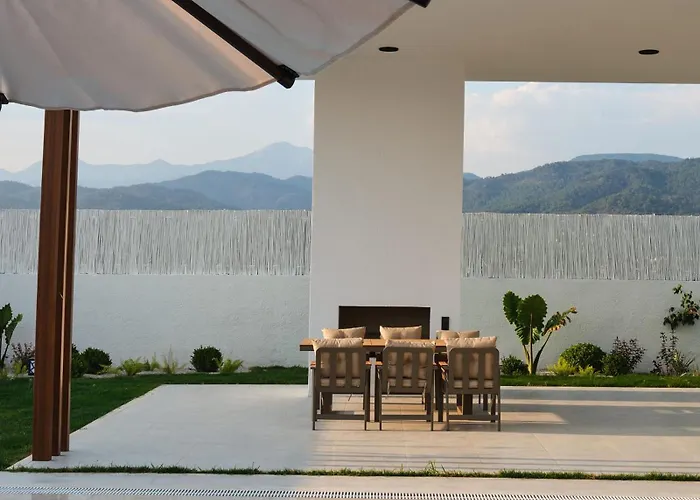 Villa Ashta - Aura *